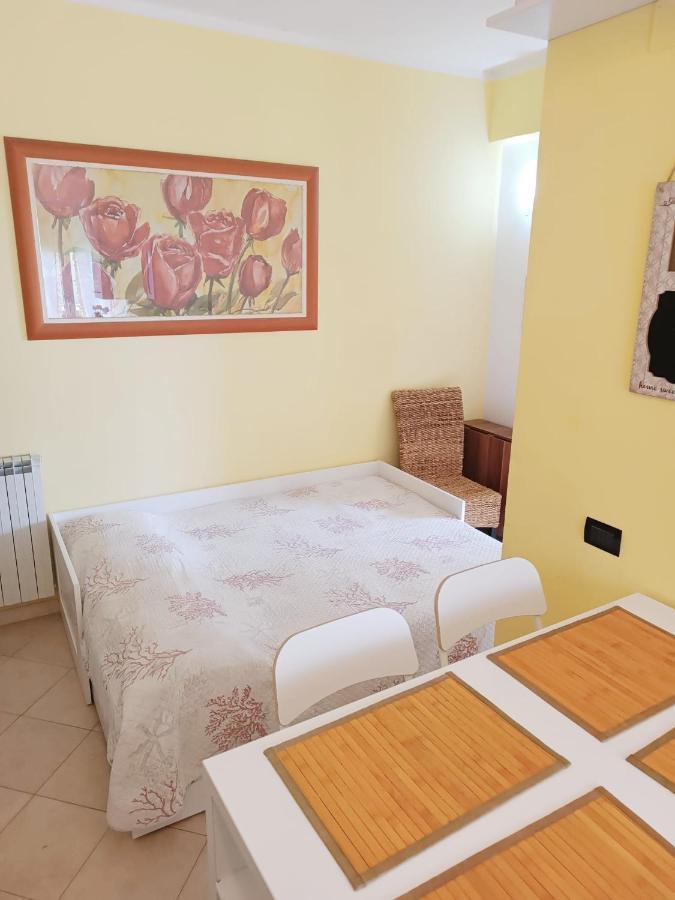 Raffaello Beach Apartment - 50 M From The Sea - Wifi Savona Exterior foto
