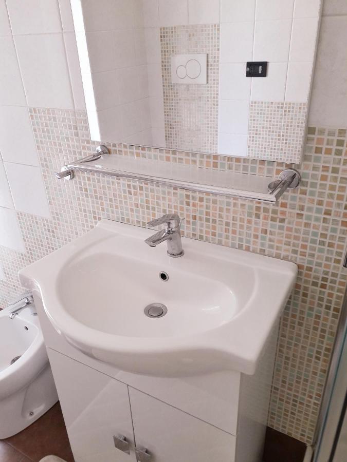 Raffaello Beach Apartment - 50 M From The Sea - Wifi Savona Exterior foto